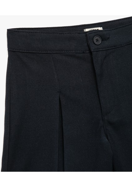 Normal Bel Cepli Viskon Karışımlı Pileli Şort modelleri