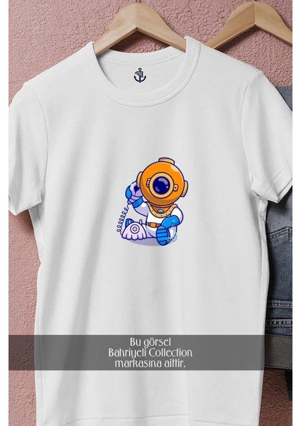 Oversize Deniz Kabuğu Ile Konuşan Mini Dalgıç Tasarımlı Unisex T-Shirt fiyatları