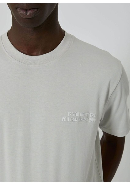 Bisiklet Yaka Kırık Beyaz Erkek T-Shirt UMP24014TS fiyatları