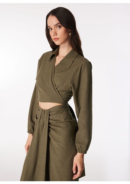 Haki Kadın Kruvaze Yaka Crop Crinkle Bluz F4SL-BLZ0860 fiyatları