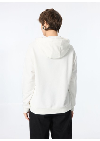 Ekru Kadın Kapüşon Normal Nakışlı Sweatshirt M4WL-SWT-1974