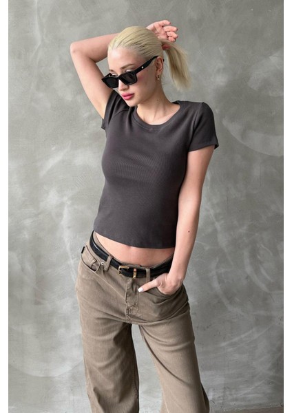 Füme Geniş Yaka Fittili Basic Kadın T-Shirt MG2293 modelleri