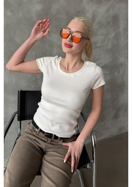 Beyaz Geniş Yaka Fittili Basic Kadın T-Shirt MG2293 fiyatları