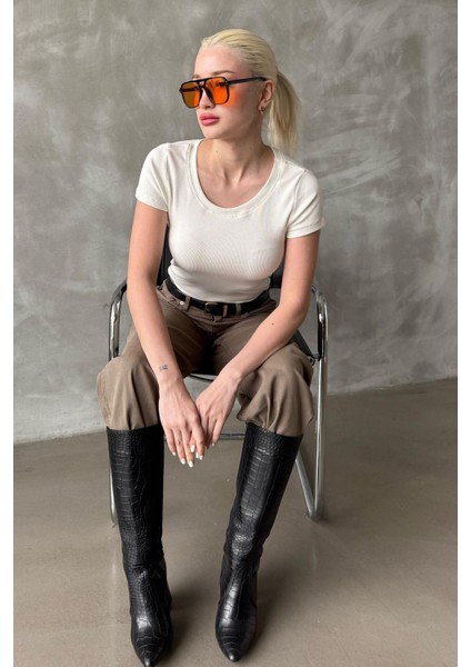 Beyaz Geniş Yaka Fittili Basic Kadın T-Shirt MG2293 fırsatları