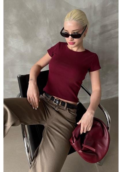 Bordo Geniş Yaka Fittili Basic Kadın T-Shirt MG2293