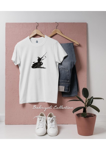 Oversize Man Wielding Katana Tasarımlı Unisex T-Shirt