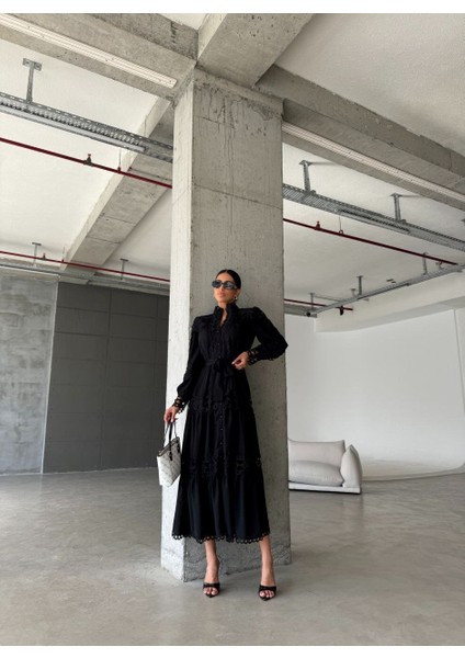 Krep Kumaş & Dantel Detaylı Astarlı Elbise