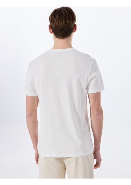 Kırık Beyaz Erkek Bisiklet Yaka Relaxed Baskılı T-Shirt J4SM-TST7237 indirimleri