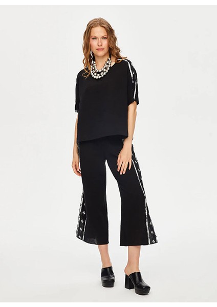 Siyah Kadın Comfort Fit Kapri US25CPR016