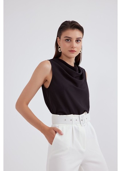 Degaje Yaka Kolsuz Bluz - Siyah fiyatları