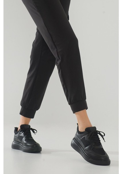 Siyah Kadın Sneaker 1-364K401