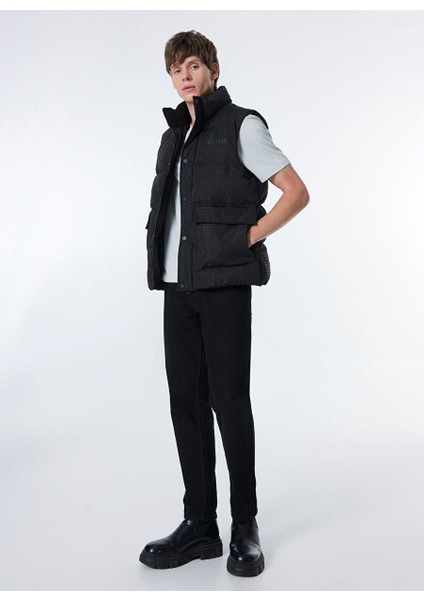 Siyah Erkek Dik Yaka Normal Kalıp Kapitone Puffer Yelek M4WM-YLK-1853