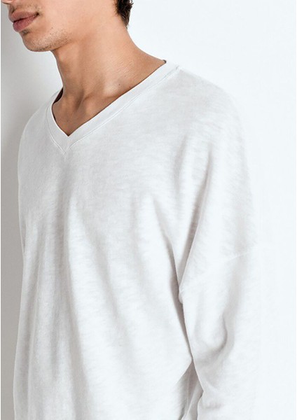 Beyaz Erkek V Yaka Oversize T-Shirt MSON02FGE25BLANC fiyatları