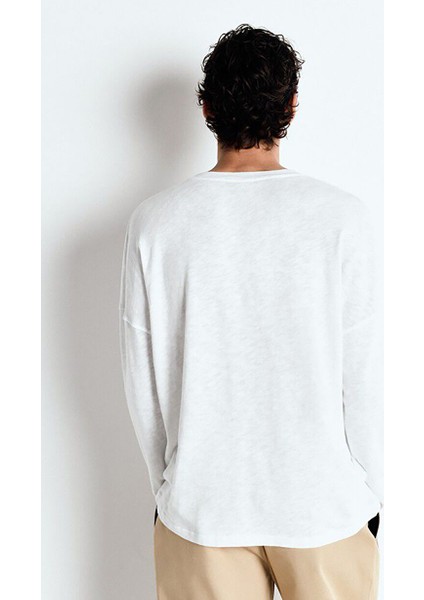 Beyaz Erkek V Yaka Oversize T-Shirt MSON02FGE25BLANC modelleri