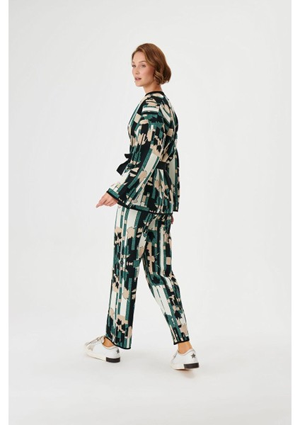 Yaprak Desenli Yeşil Triko Kimono Hırka