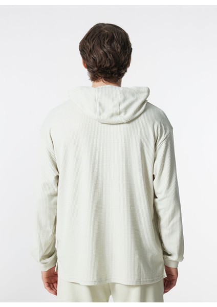 1383108-273 Ua Rival Waffle Hoodie Bej Erkek Kapüşon Yaka Bol Kesim Sweatshirt