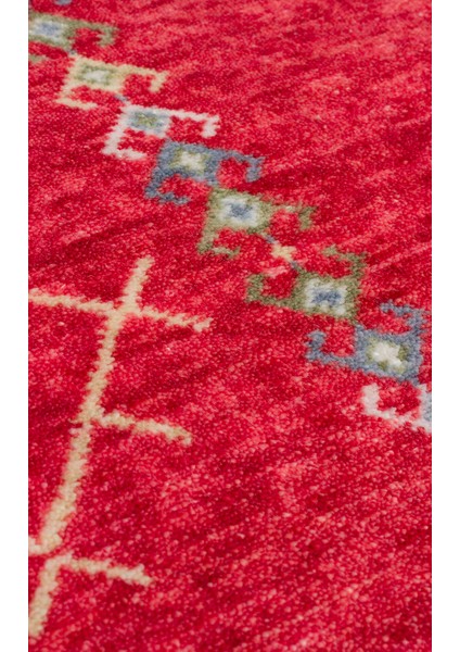 ZR 20 RED MULTY - ZARA - Otantik Desenli Özel Hav Vermeyen ve Kolay Temizlenebilir Tensel Kullanılarak El Emeği ile Özel Tezgahlarda Üretilen Modern Uşak Halısı