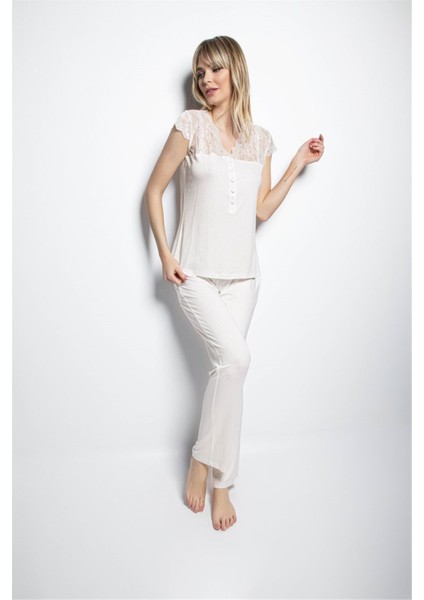 18233 Kadın Ekru Pijama Takım fiyatları