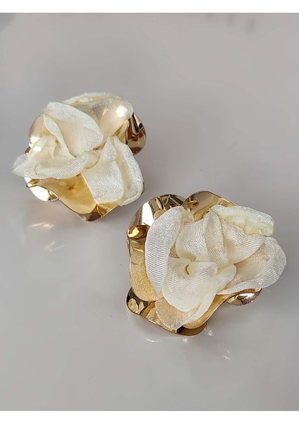 Dokulu Taç Yaprak Çiçek Tül Model Küçük Boy Küpe modelleri