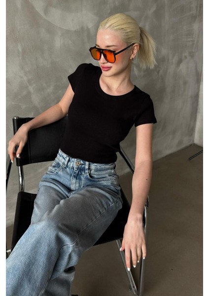 Siyah Geniş Yaka Fittili Basic Kadın T-Shirt MG2293