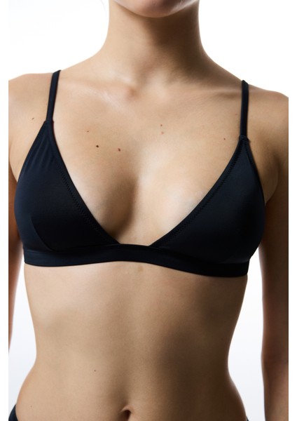 Siyah Üçgen Bikini Üstü fırsatları
