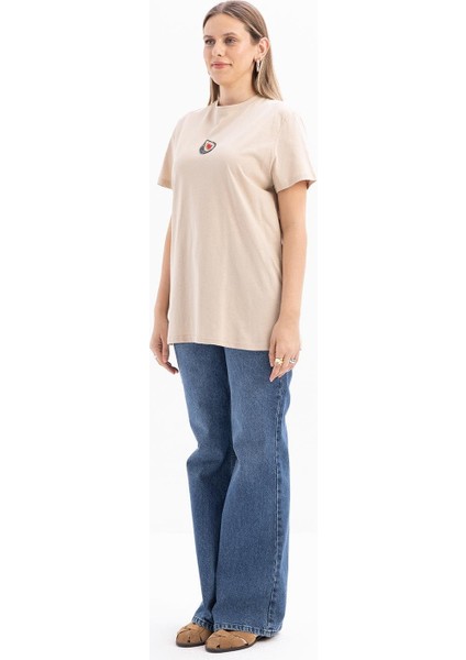 Bej-Kısa Kollu Nakış Detaylı Süprem Tshirt