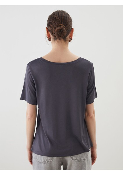 Yeni Sezon V Yaka Baskili Kadin Tisort - S5KR14Z8 fırsatları
