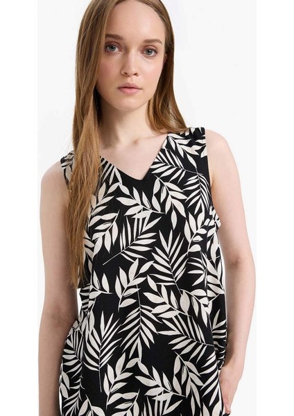 Yeni Sezon Regular Fit V Yaka Desenli Kolsuz Bluz