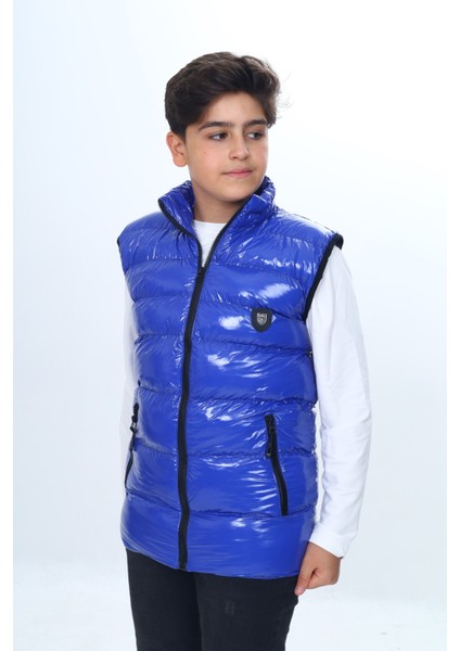 Erkek Çocuk Parlak Görünümlü Göğsü Armalı Yelek
