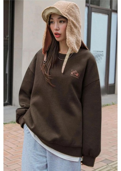Kadın Kahverengi Arid Mountain Baskılı 0 Sıfır Yaka Oversize Salaş Bol Kesim Polar Sweatshirt fırsatları