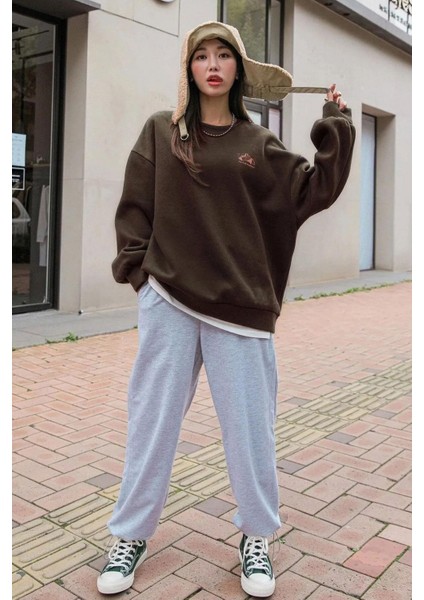 Kadın Kahverengi Arid Mountain Baskılı 0 Sıfır Yaka Oversize Salaş Bol Kesim Polar Sweatshirt indirimleri