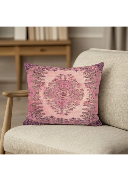 Anadolu Figürleriyle Süslenmiş Kırlent Kılıfı Kare