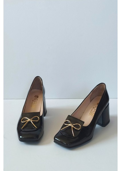 Kadın Siyah Rugan Hakiki Deri Klasik Topuklu Ayakkabı Küt Burun Fiyonk Toka Detaylı modelleri