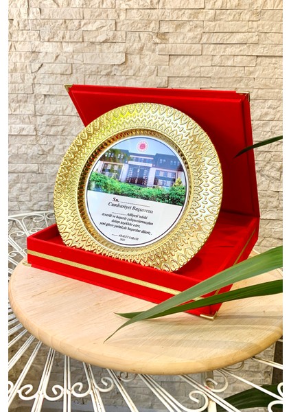 Kişiye Özel Tabak Plaket - Kırmızı Kadife Kutulu - Adliye Tasarımı fiyatları