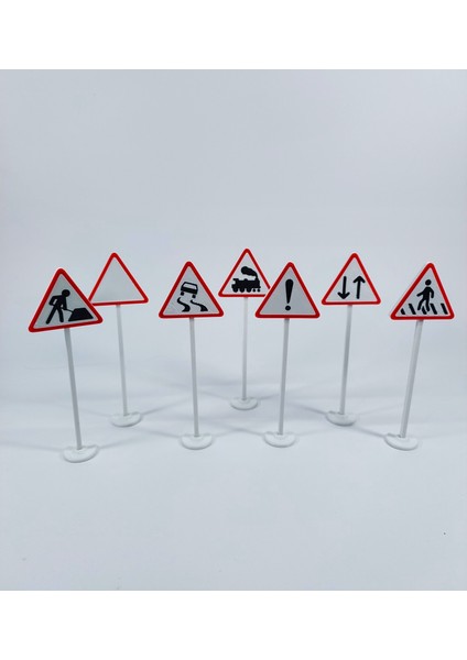 Diorama Trafik Levhaları – 7’li Mini Set - 1/64 Ölçek Model Sahne Aksesuarı