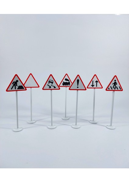 Diorama Trafik Levhaları – 7’li Mini Set - 1/64 Ölçek Model Sahne Aksesuarı