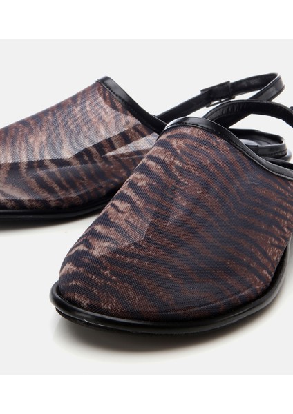 01AYY307300A137 KADIN Siyah Zebra Desenli Düz Sandalet