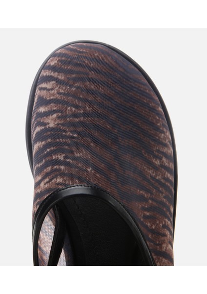 01AYY307300A137 KADIN Siyah Zebra Desenli Düz Sandalet