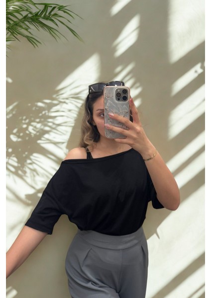 Kadın Düşük Omuz Kayık Yaka Oversize T-Shirt modelleri