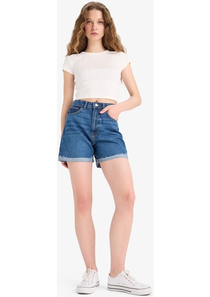 Yeni Sezon Mom Fit Yüksek Bel Paçası Katlamalı Fit Jean Şort modelleri