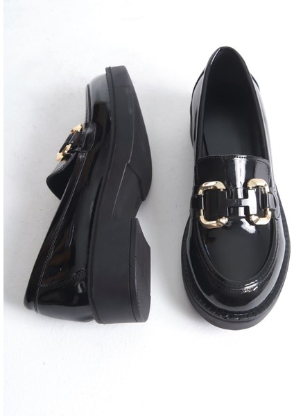 Caro Premium Rugan Siyah Gold Tokalı Kadın Loafer modelleri