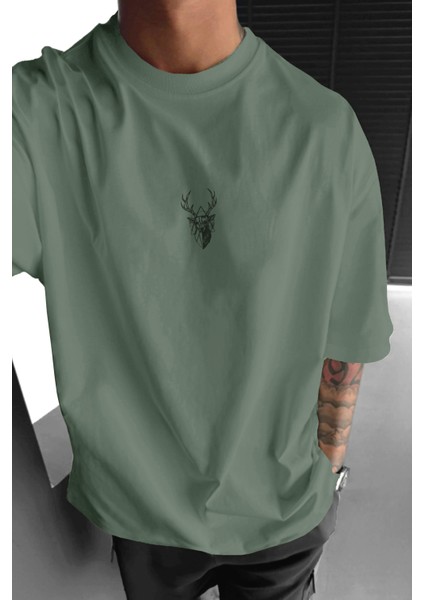 Erkek Açık Yeşil Geyik Baskılı Oversize Fit Bol Geniş Kalıp Salaş Kesim T-Shirt