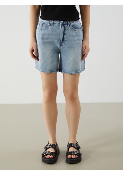 Yeni Sezon Dar Fit Yirtik Detayli Kadin Jean Sort - S5HD10Z8 modelleri