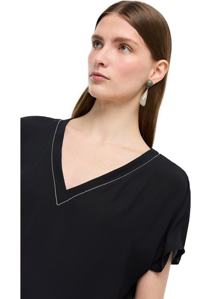 Siyah Ametist Rahat Kalıp V-Yaka Bluz fiyatları