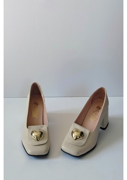 Kadın Bej Hakiki Deri Klasik Topuklu Ayakkabı Küt Burun Toka Detaylı modelleri