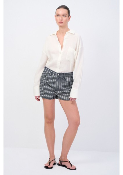 Moda Tutkusu Çizgili Denim Şort modelleri