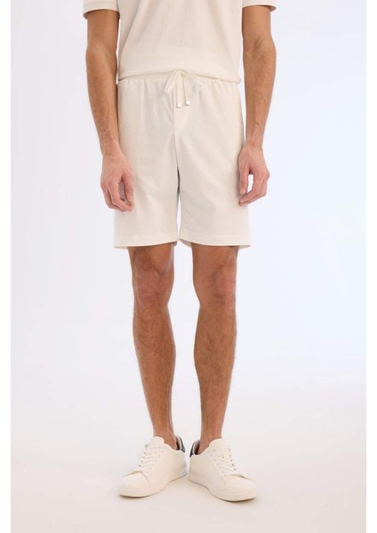 Yeni Sezon Regular Fit Beli Bağcıklı Krinkıl Bermuda Şort