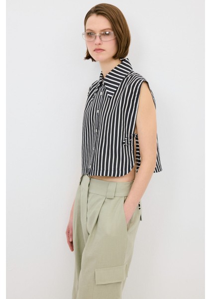 Bağcık Detaylı Gömlek