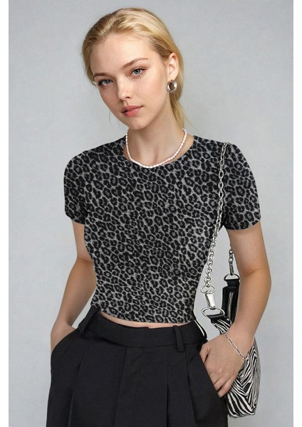 Kadın Leopar Baskılı Pamuklu Likralı Bisiklet Yaka Basic Kısa Kollu Esnek Body Crop