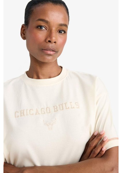 Yeni Sezon Defactofit Nba Chicago Bulls Cropped Fit Bisiklet Yaka Sporcu Kısa Kollu Tişört indirimleri